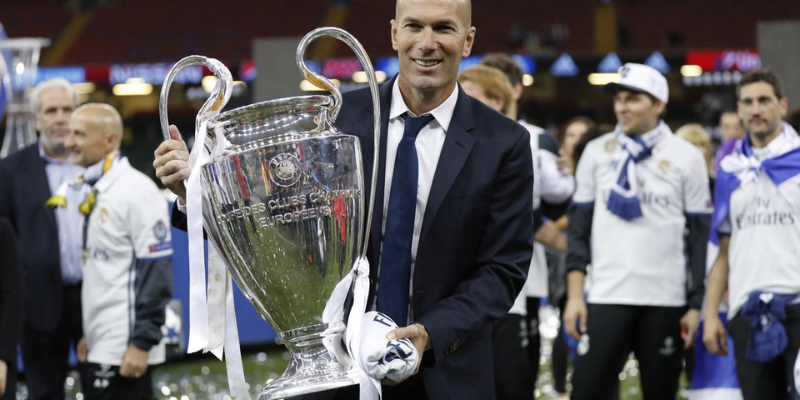 Những Chiến Lược Gia Vĩ Đại Khác Với Hai Danh Hiệu